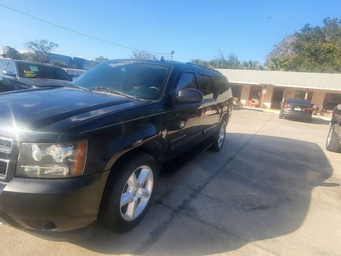 Used 2012 Chevrolet Suburban LT RWD image 46