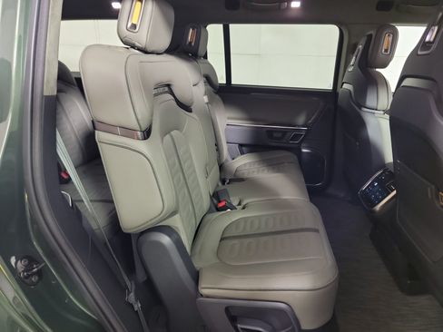 Used 2024 Rivian R1S Adventure AWD/4WD image 23