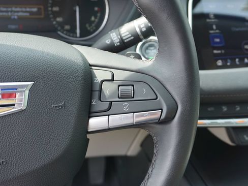 Used 2022 Cadillac XT4 Luxury w/ Cold Weather Package FWD image 26