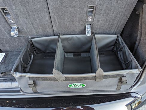 Used 2024 Land Rover Discovery Dynamic SE image 42