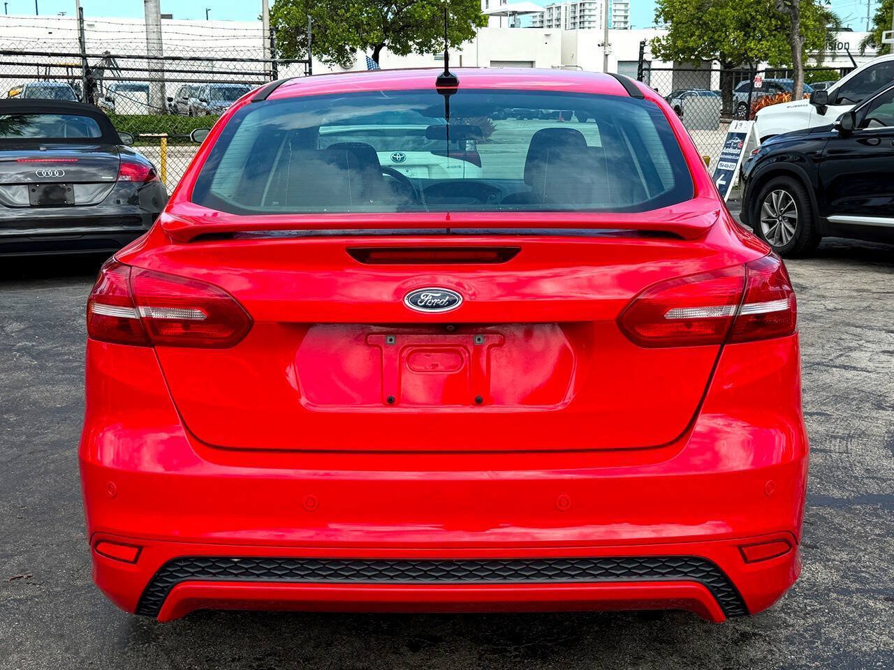 Used 2015 Ford Focus SE w/ SE Ecoboost Package FWD image 17