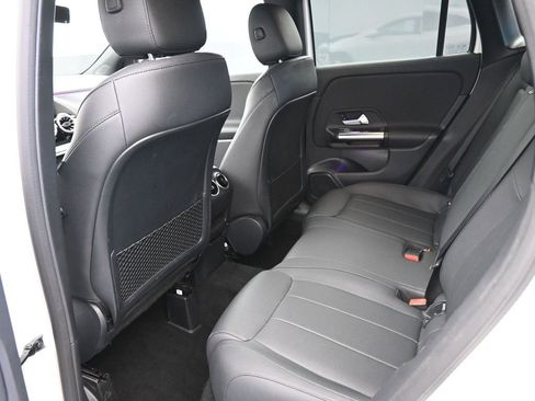 Used 2025 Mercedes-Benz GLA 250 image 16