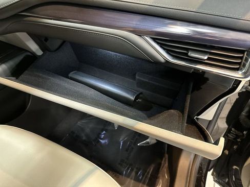 Used 2023 Cadillac XT4 Luxury w/ Cold Weather Package image 31