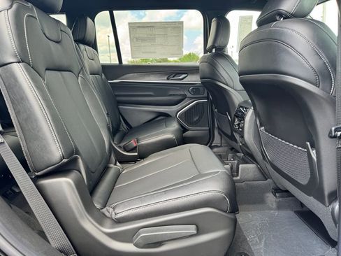 New 2026 Jeep Grand Cherokee L Limited AWD/4WD image 11