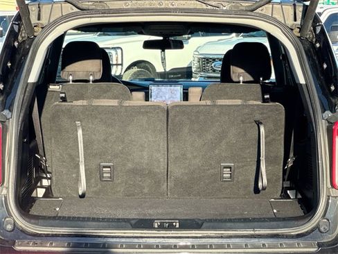 Used 2021 Ford Explorer XLT image 25