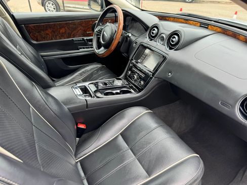 Used 2014 Jaguar XJ L Portfolio RWD image 24