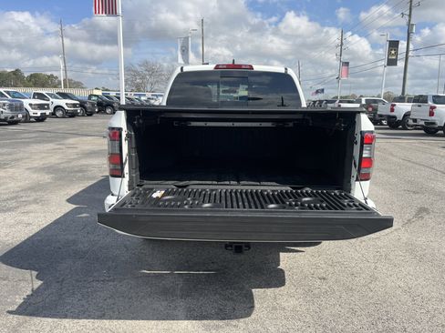Used 2025 Nissan Frontier SV w/ SV Convenience Package image 5