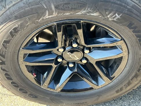 Used 2019 Chevrolet Silverado 1500 Custom Trail Boss w/ Custom Convenience Package AWD/4WD image 10