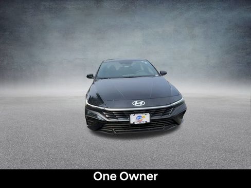 Used 2025 Hyundai Elantra Sport FWD image 6