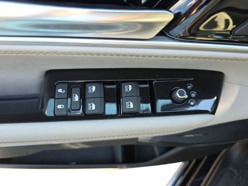 Used 2023 Jeep Wagoneer L Series III RWD image 27