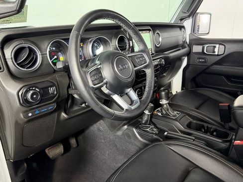 Used 2023 Jeep Wrangler Unlimited Sahara w/ Cold Weather Group image 21