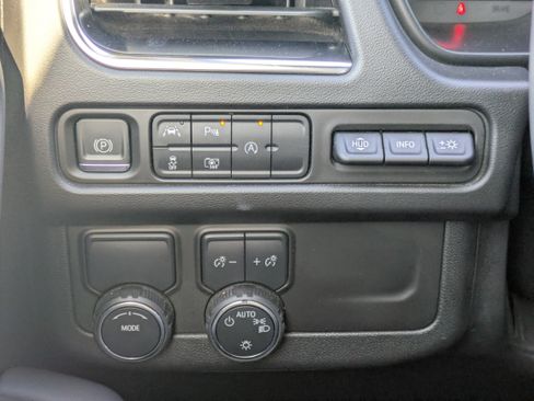 Used 2024 Chevrolet Tahoe High Country w/ Premium Package 2 image 18