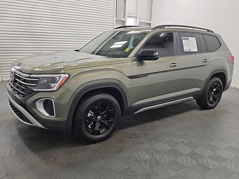 Used 2024 Volkswagen Atlas Peak Edition SEL AWD/4WD image 5