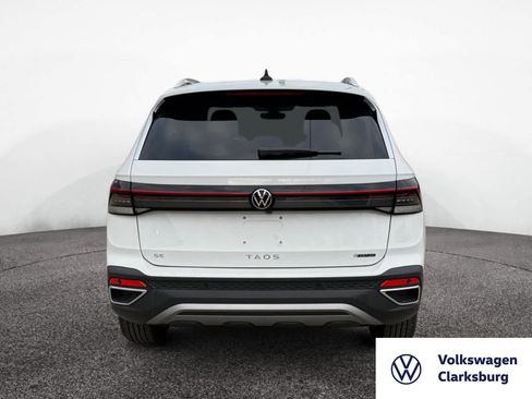 New 2026 Volkswagen Taos SE image 4