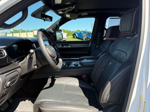 New 2024 Jeep Grand Wagoneer L Series III w/ Rear Seat Video Group 1 AWD/4WD image 16