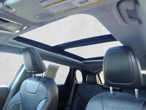 Used 2021 Jeep Cherokee Limited image 14