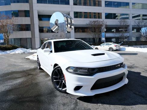 Used 2020 Dodge Charger Scat Pack w/ Driver Convenience Group image 2
