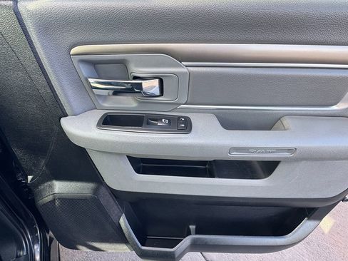 Used 2018 RAM 1500 Big Horn image 28