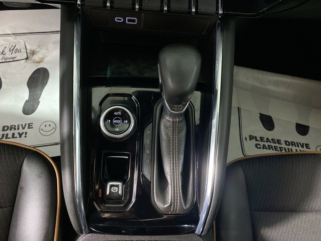 Used 2023 GMC Canyon AT4 w/ Technology Package AWD/4WD image 19