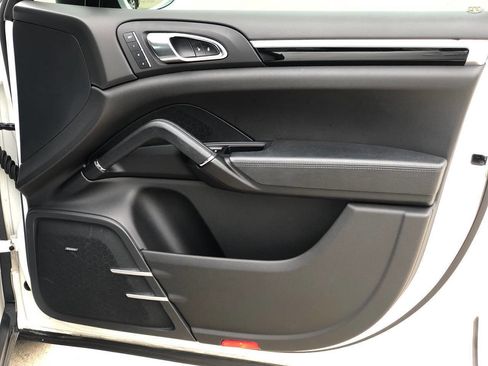 Used 2017 Porsche Cayenne S Platinum image 9