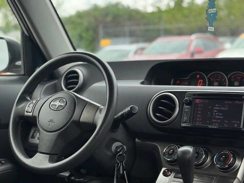 Used 2014 Scion xB FWD image 15