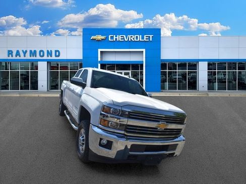 Used 2015 Chevrolet Silverado 2500 LT w/ LT Convenience Package AWD/4WD image 9