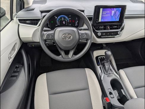Used 2026 Toyota Corolla LE image 8