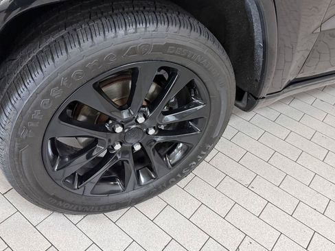 Used 2018 Jeep Grand Cherokee Altitude AWD/4WD image 12