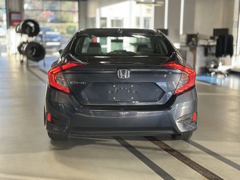 Used 2018 Honda Civic EX image 6