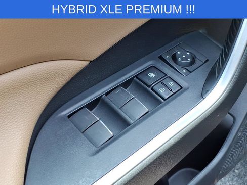 Used 2023 Toyota RAV4 XLE Premium AWD/4WD image 15