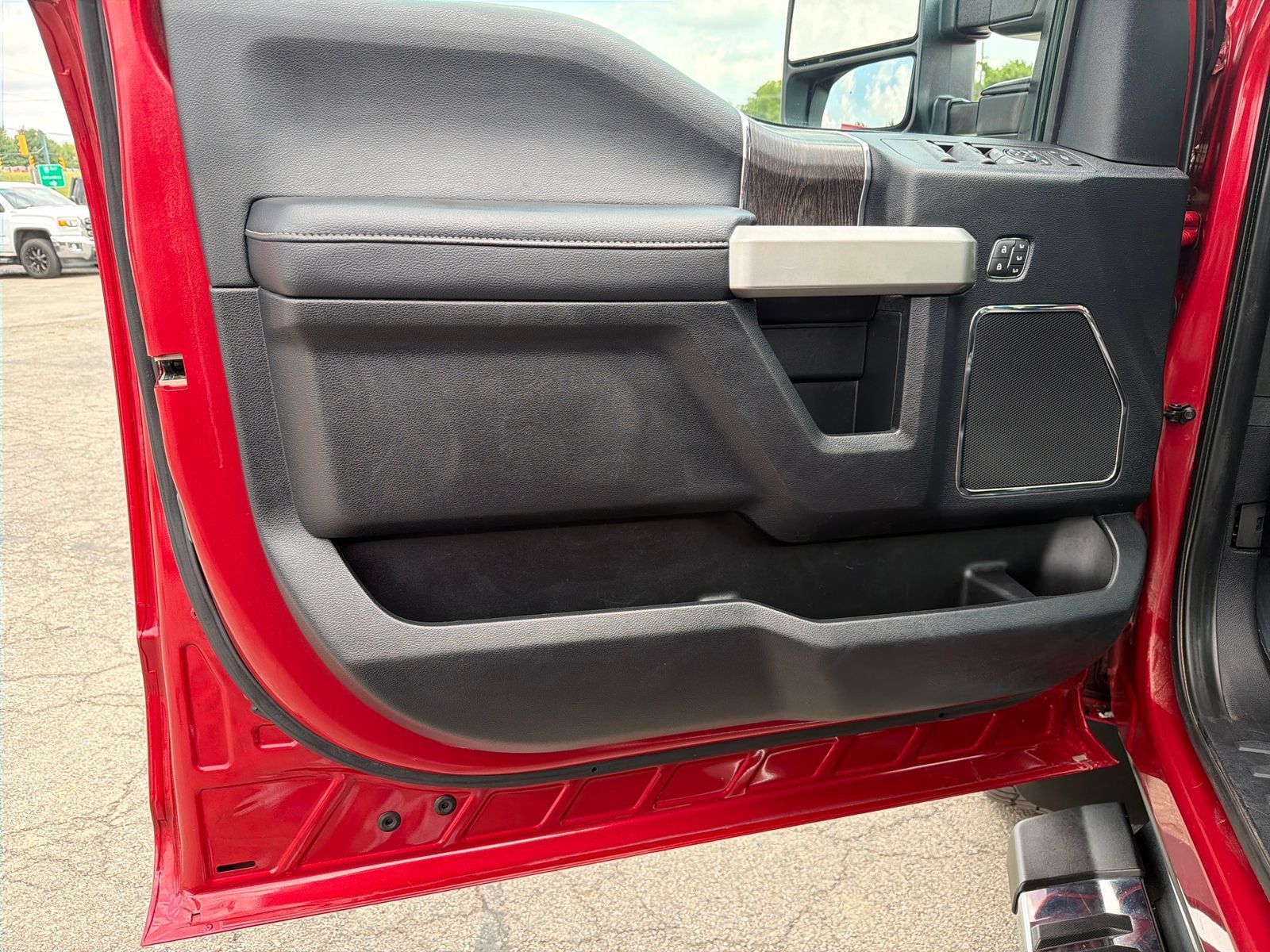 Used 2020 Ford F250 Lariat w/ Chrome Package AWD/4WD image 12