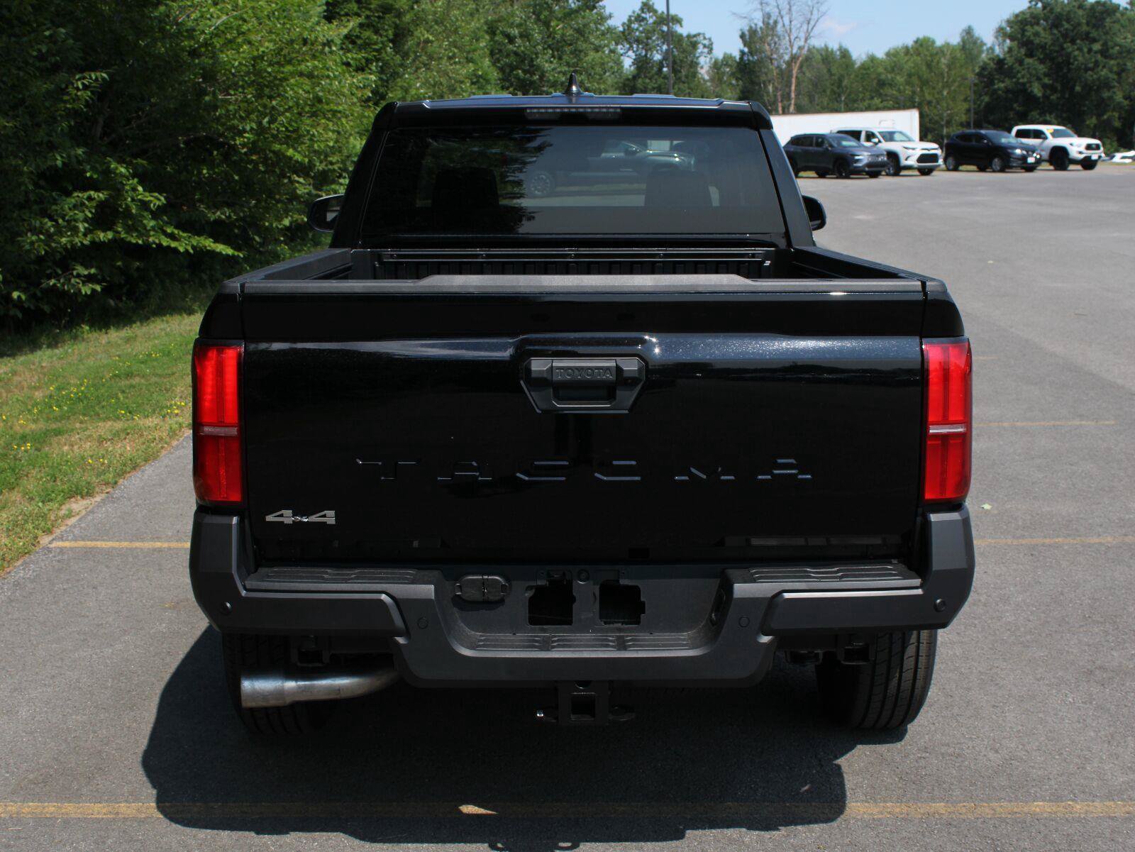 New 2026 Toyota Tacoma SR w/ SR Upgrade Package AWD/4WD image 6