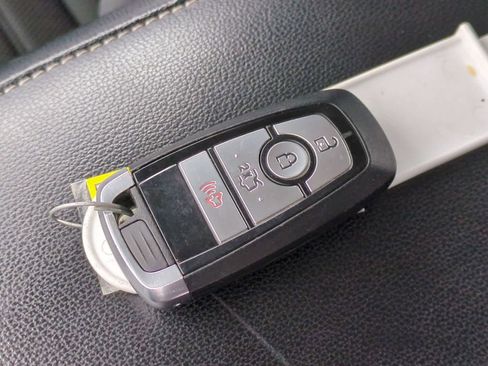 Used 2020 Ford Fusion SE image 35