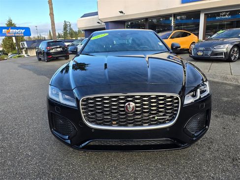 Used 2022 Jaguar XF R-Dynamic SE image 8