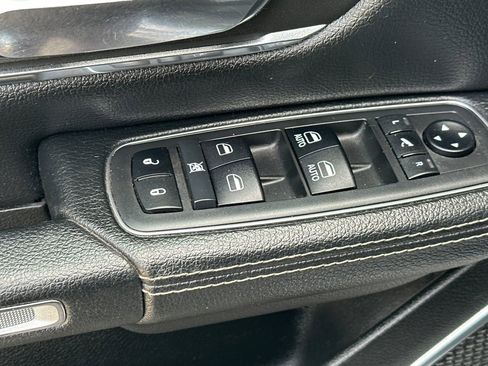 Used 2019 RAM 1500 Laramie image 12