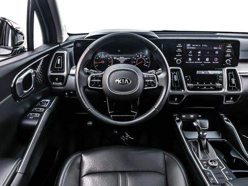 Used 2021 Kia Sorento S image 5