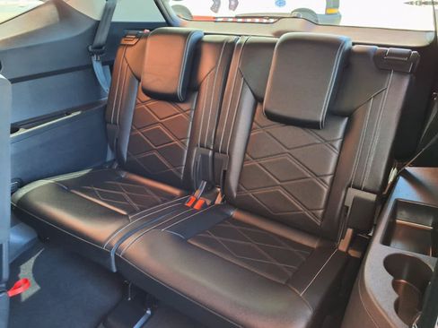 Used 2024 Volkswagen Atlas SE FWD image 12