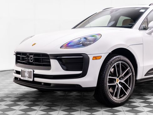Certified 2026 Porsche Macan AWD/4WD image 38