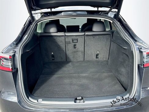 Used 2024 Tesla Model Y Long Range image 30