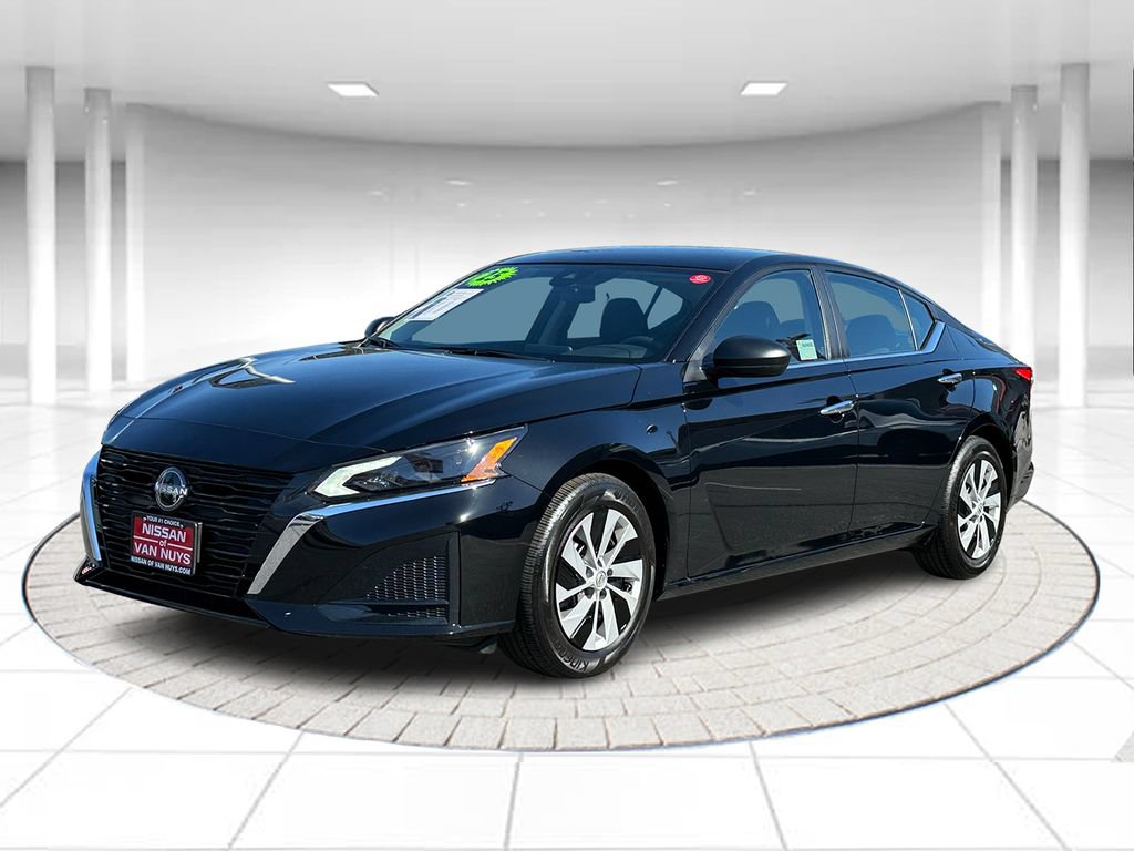 Used 2025 Nissan Altima 2.5 S FWD image 1