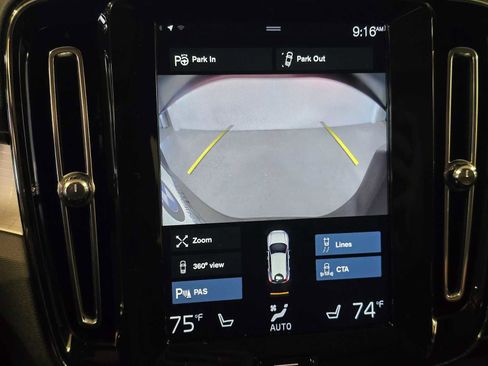 Used 2019 Volvo XC40 T5 Momentum image 17