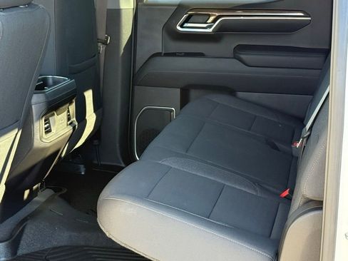 Used 2022 Chevrolet Silverado 1500 LT Trail Boss w/ Convenience Package II image 9