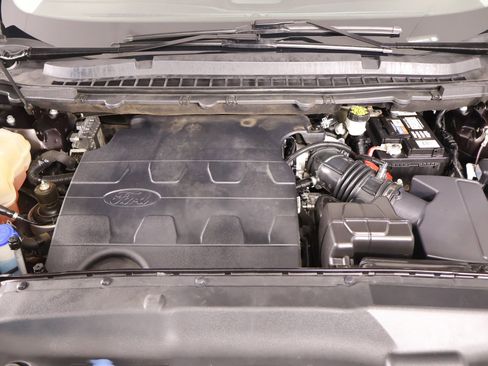 Used 2018 Ford Edge Titanium w/ Equipment Group 302A image 20