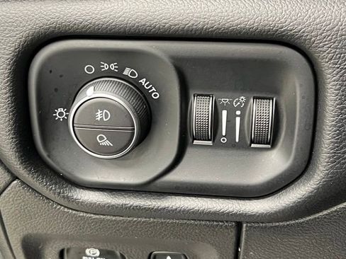 Used 2019 RAM 1500 Big Horn AWD/4WD image 29