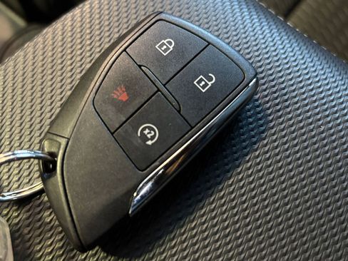 Used 2025 Chevrolet Equinox LT image 28