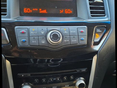 Used 2015 Nissan Pathfinder S image 15