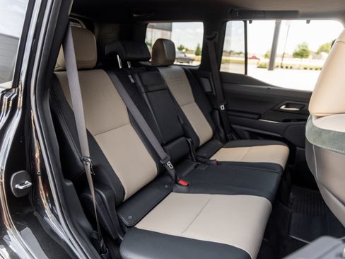 Used 2024 Lexus GX 550 AWD/4WD image 40
