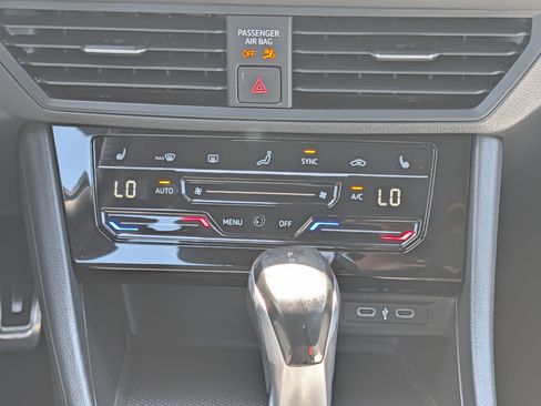 Certified 2025 Volkswagen Jetta Sport FWD image 28