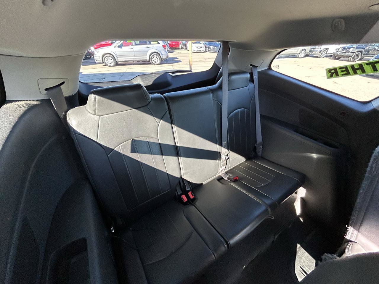 Used 2015 Chevrolet Traverse LTZ AWD/4WD image 13