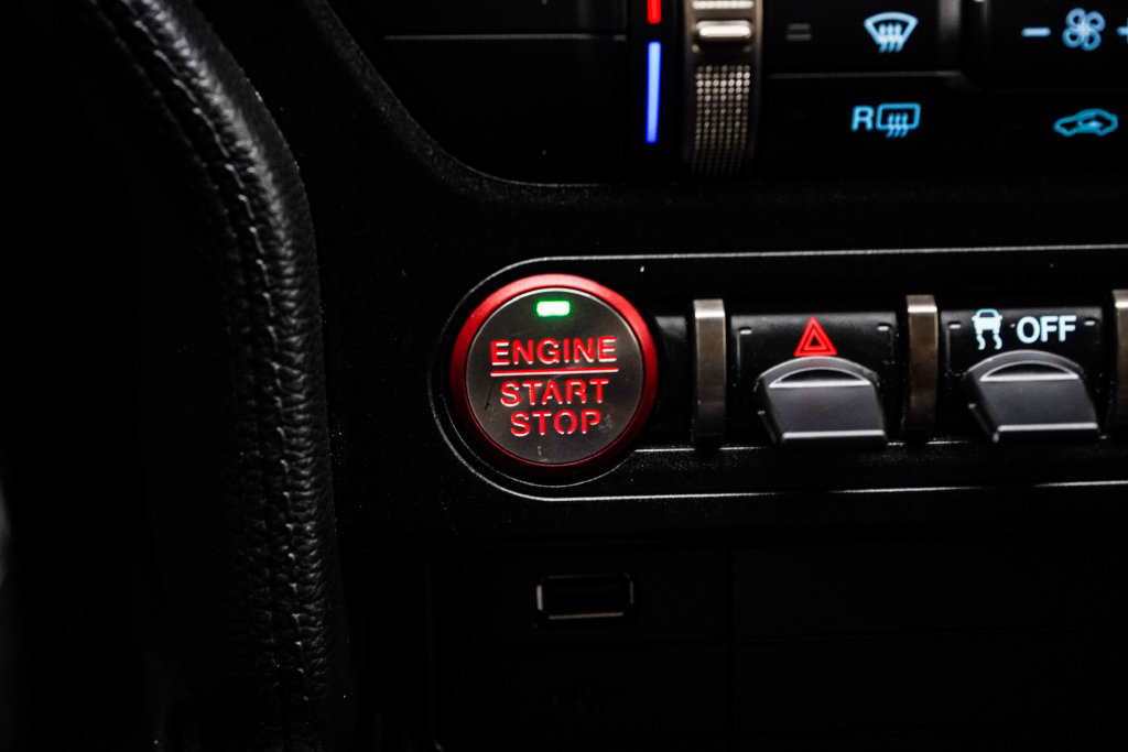 Used 2021 Ford Mustang Shelby GT500 w/ Technology Package RWD image 34
